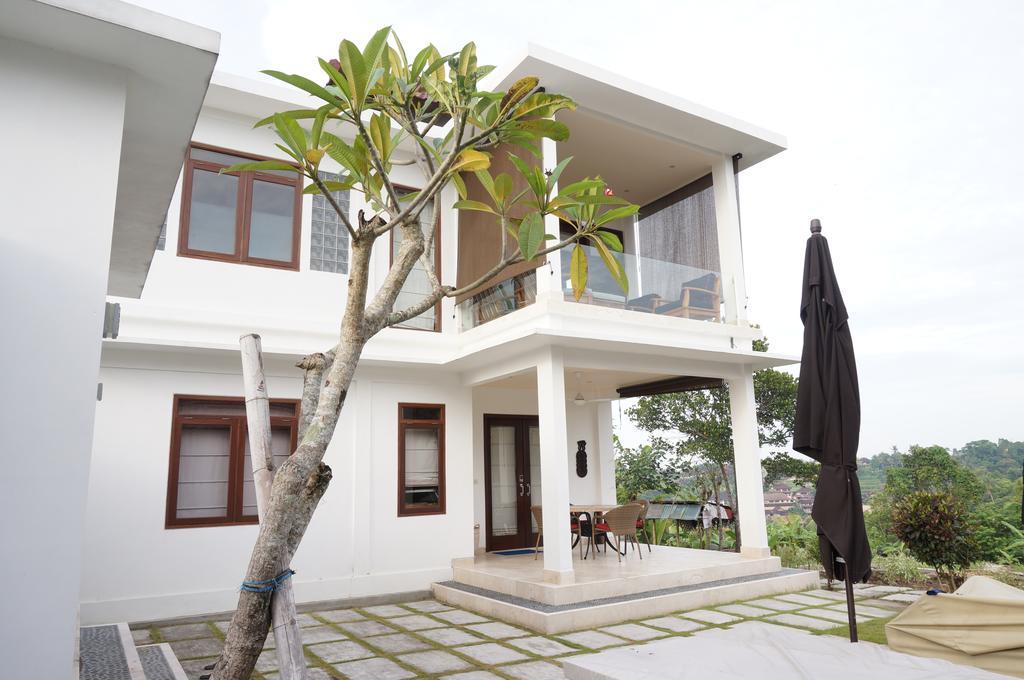Wake In Paradise And Luxury Lebah Villas Ubud  Exterior photo